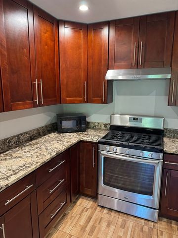 1375 Rebecca Drive 302, Hoffman Estates, IL 60169