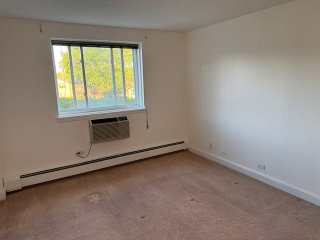 1375 Rebecca Drive 302, Hoffman Estates, IL 60169
