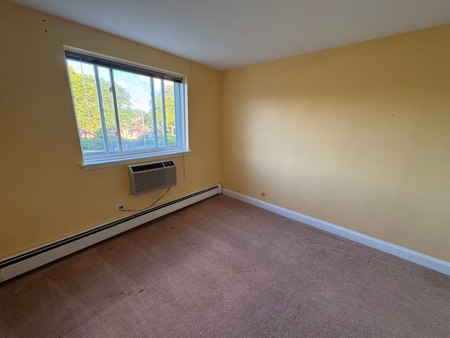 1375 Rebecca Drive 302, Hoffman Estates, IL 60169