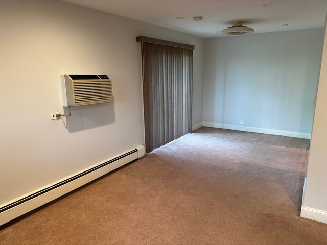 1375 Rebecca Drive 302, Hoffman Estates, IL 60169