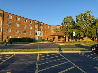 1375 Rebecca Drive 302, Hoffman Estates, IL 60169