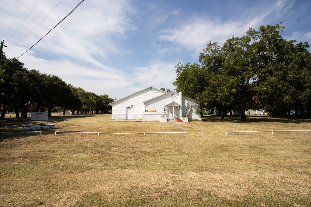 506 SW 13th Avenue, Mineral Wells, TX 76067