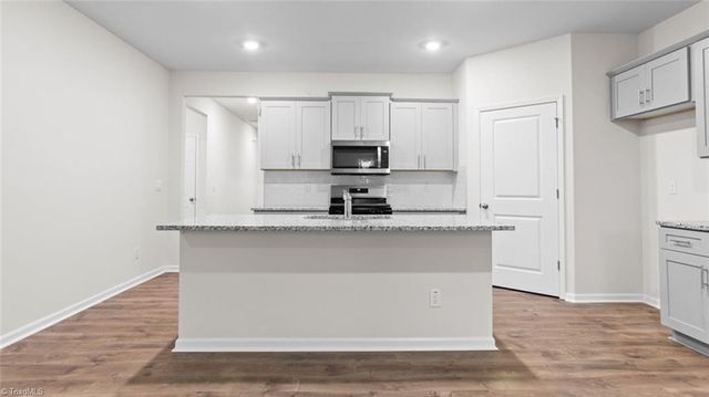 419 Falcon Lane, Winston-salem, NC 27295