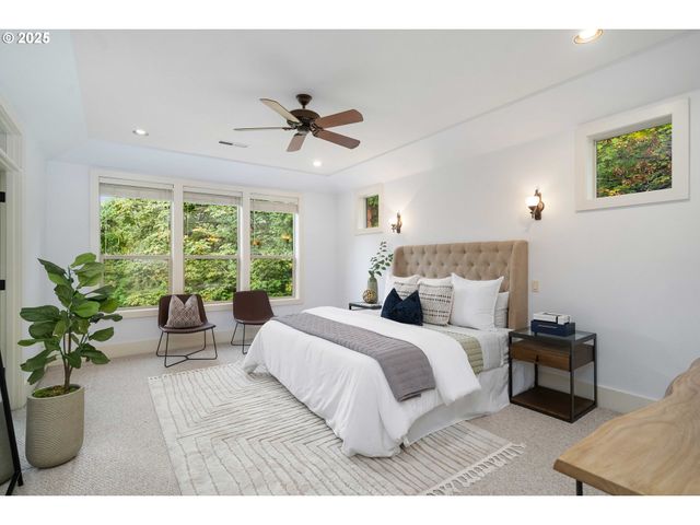 3017 Sw FAIRVIEW Blvd, Portland, OR 97205