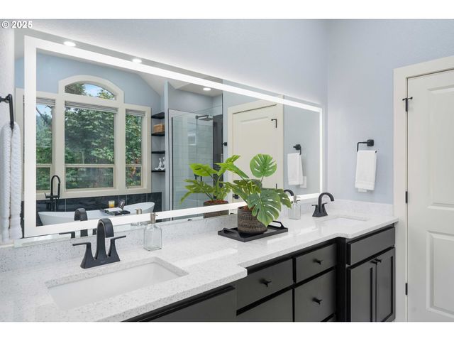 3017 Sw FAIRVIEW Blvd, Portland, OR 97205