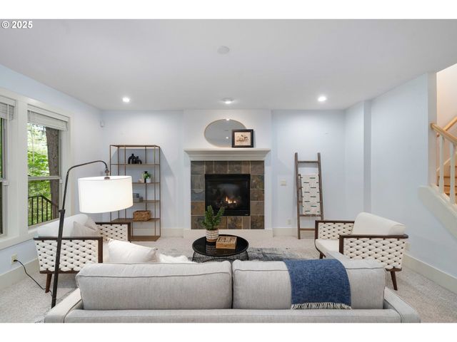 3017 Sw FAIRVIEW Blvd, Portland, OR 97205