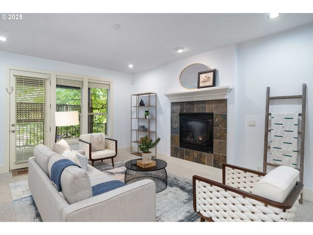 3017 Sw FAIRVIEW Blvd, Portland, OR 97205