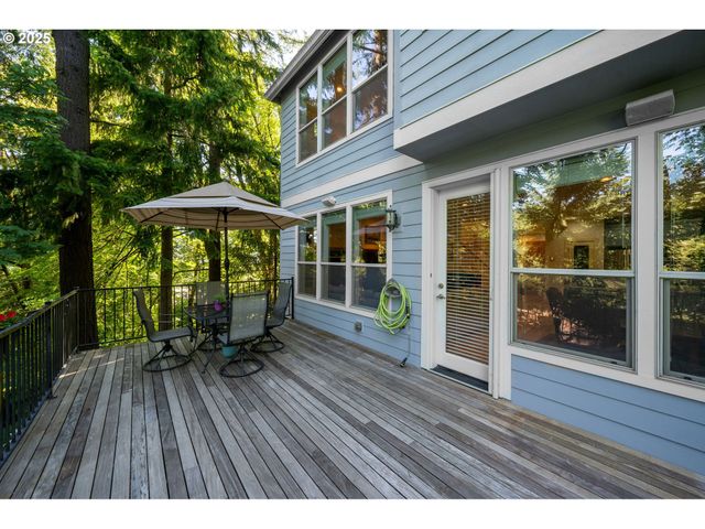 3017 Sw FAIRVIEW Blvd, Portland, OR 97205