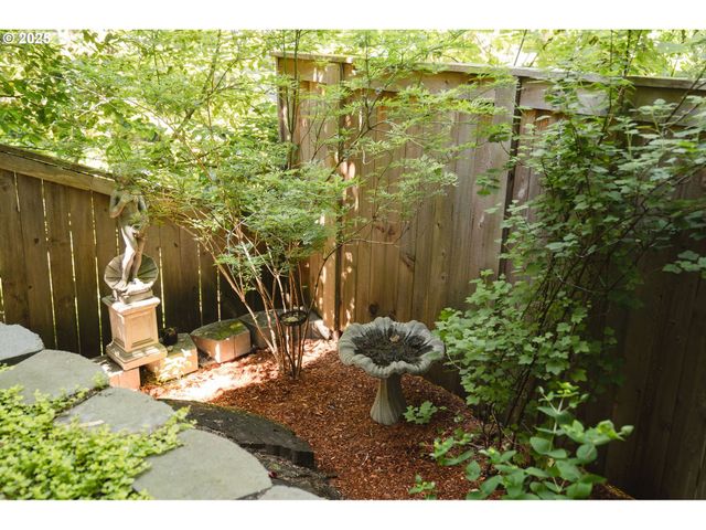 3017 Sw FAIRVIEW Blvd, Portland, OR 97205