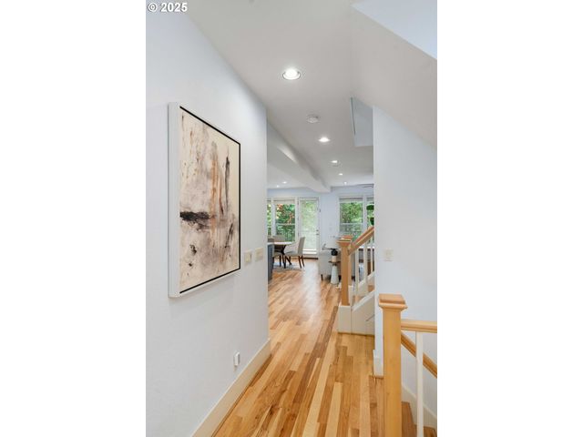 3017 Sw FAIRVIEW Blvd, Portland, OR 97205