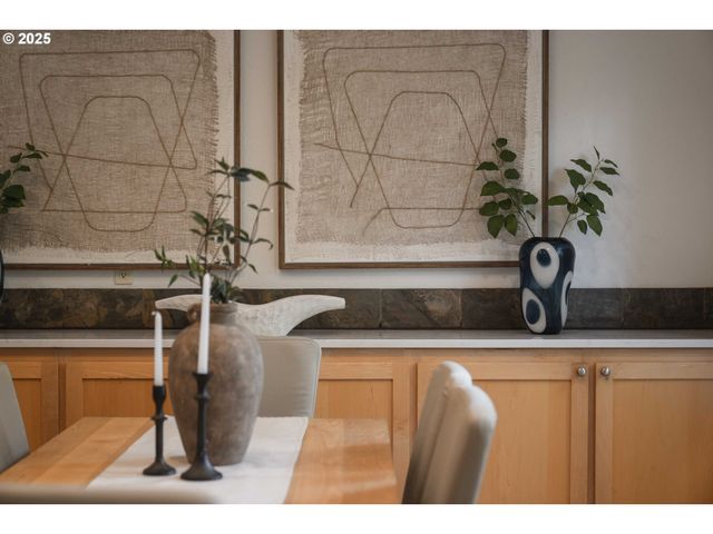 3017 Sw FAIRVIEW Blvd, Portland, OR 97205