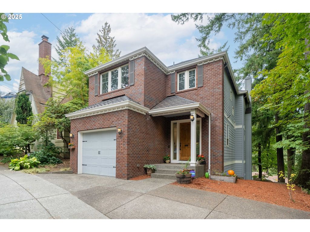 3017 Sw FAIRVIEW Blvd, Portland, OR 97205