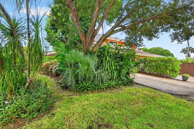 7666 SIERRA Terrace W, Boca Raton, FL 33433