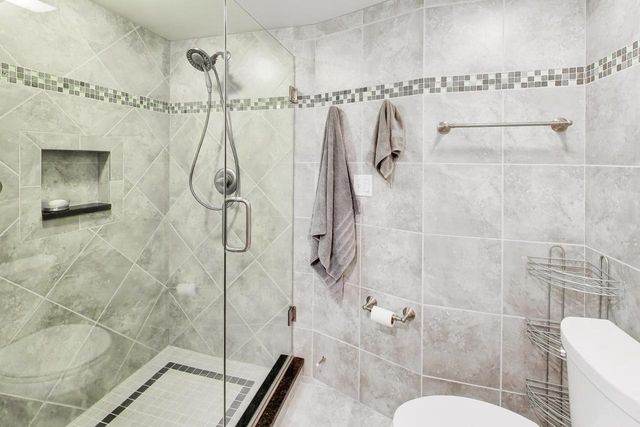 99 Saint Andrews TRAIL, Fontana, WI 53125