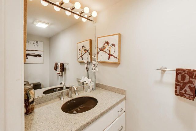 99 Saint Andrews TRAIL, Fontana, WI 53125