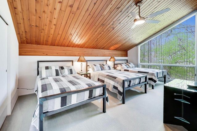 99 Saint Andrews TRAIL, Fontana, WI 53125