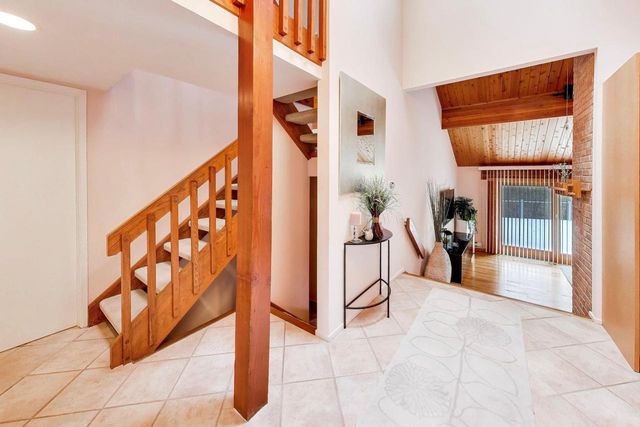 99 Saint Andrews TRAIL, Fontana, WI 53125