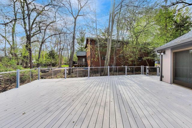 99 Saint Andrews TRAIL, Fontana, WI 53125