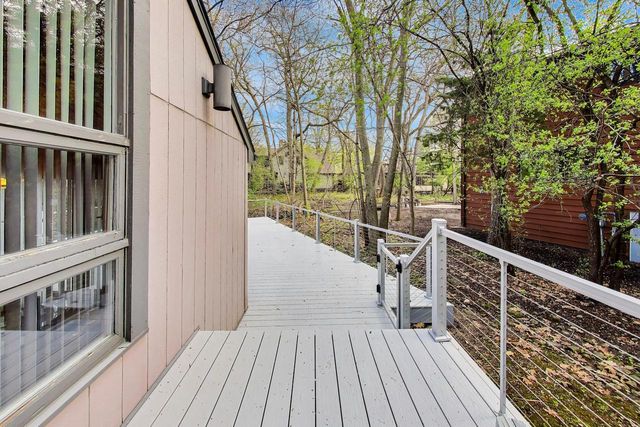 99 Saint Andrews TRAIL, Fontana, WI 53125
