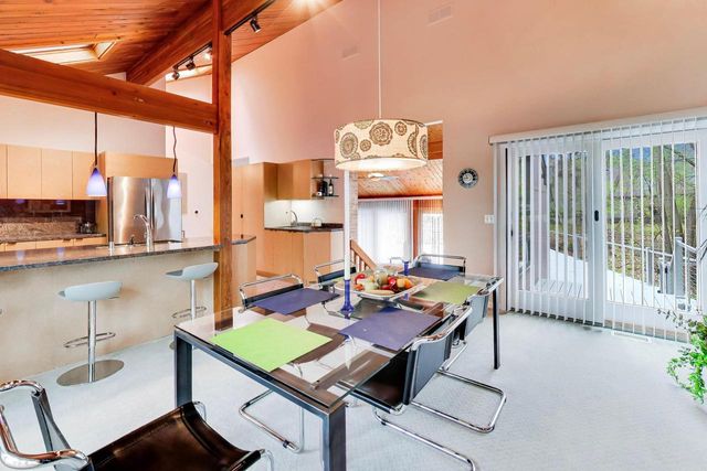 99 Saint Andrews TRAIL, Fontana, WI 53125