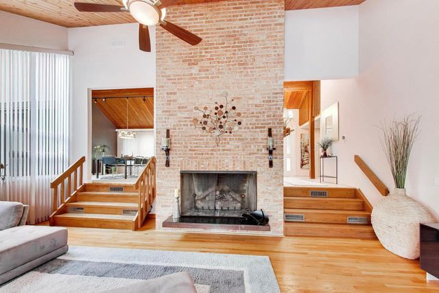 99 Saint Andrews TRAIL, Fontana, WI 53125
