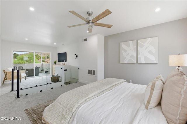 2218 E SUNNYSIDE Drive, Phoenix, AZ 85028