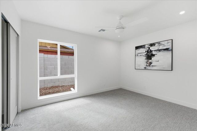 2218 E SUNNYSIDE Drive, Phoenix, AZ 85028