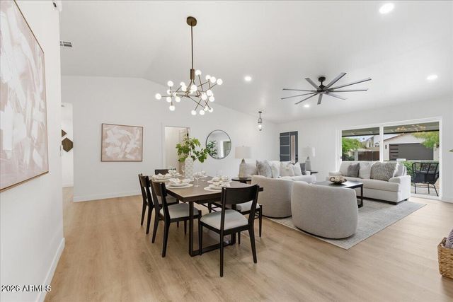 2218 E SUNNYSIDE Drive, Phoenix, AZ 85028