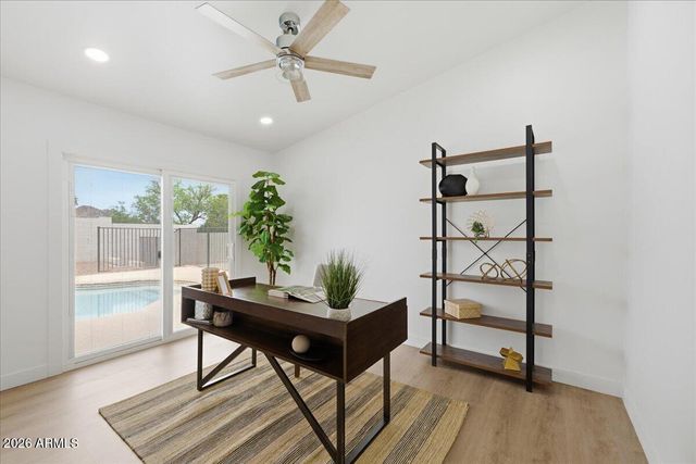 2218 E SUNNYSIDE Drive, Phoenix, AZ 85028