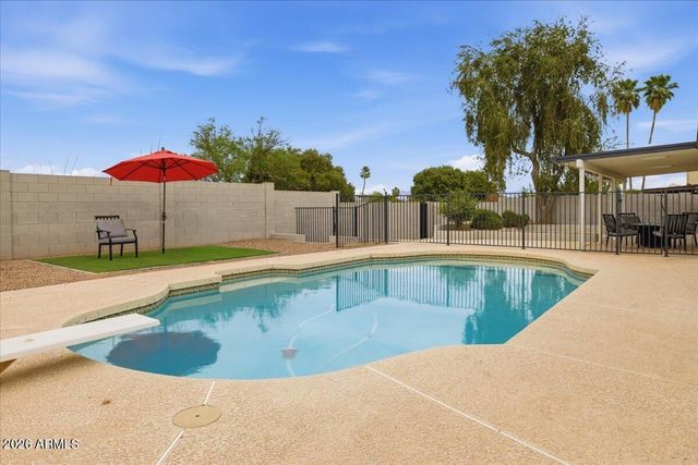 2218 E SUNNYSIDE Drive, Phoenix, AZ 85028