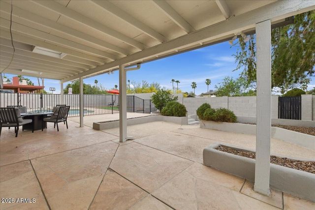 2218 E SUNNYSIDE Drive, Phoenix, AZ 85028