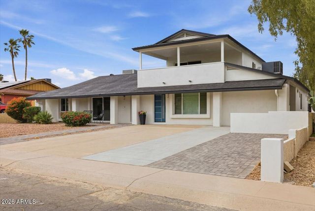 2218 E SUNNYSIDE Drive, Phoenix, AZ 85028