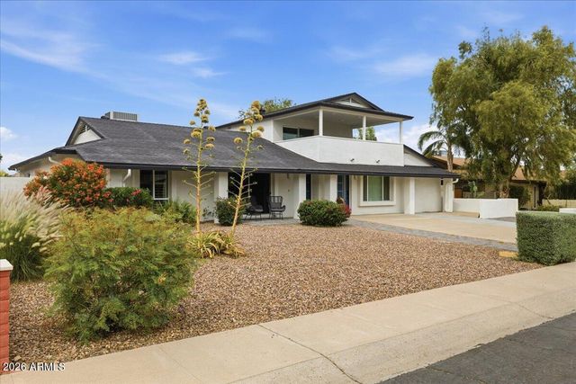 2218 E SUNNYSIDE Drive, Phoenix, AZ 85028