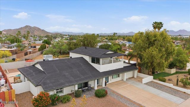 2218 E SUNNYSIDE Drive, Phoenix, AZ 85028