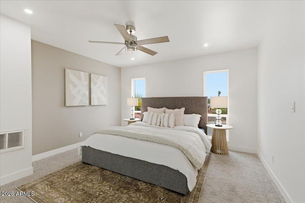 Image 17 of property listing at 2218 E SUNNYSIDE Drive, Phoenix, AZ 85028