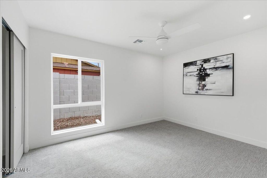 Image 27 of property listing at 2218 E SUNNYSIDE Drive, Phoenix, AZ 85028