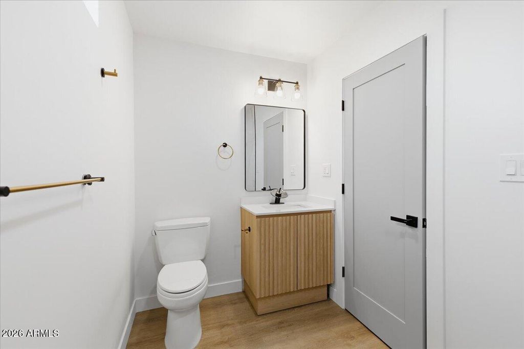 Image 33 of property listing at 2218 E SUNNYSIDE Drive, Phoenix, AZ 85028