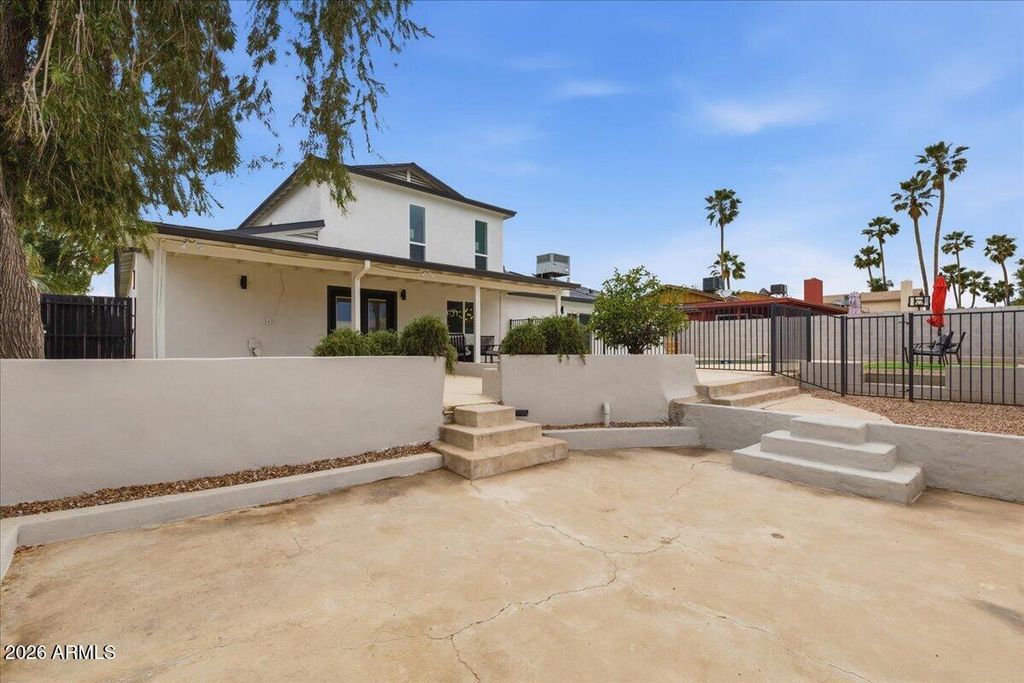 Image 49 of property listing at 2218 E SUNNYSIDE Drive, Phoenix, AZ 85028