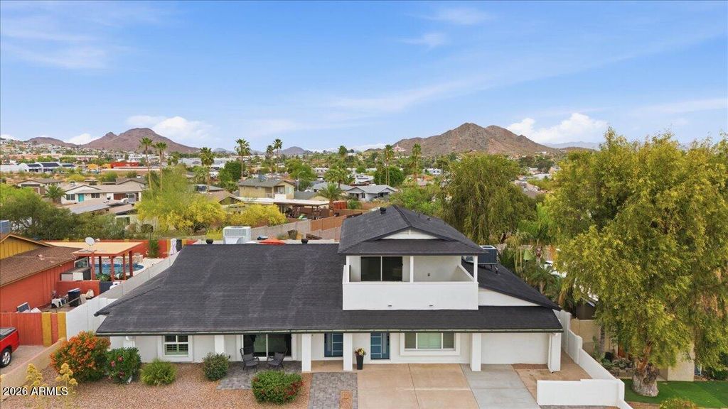 Image 60 of property listing at 2218 E SUNNYSIDE Drive, Phoenix, AZ 85028