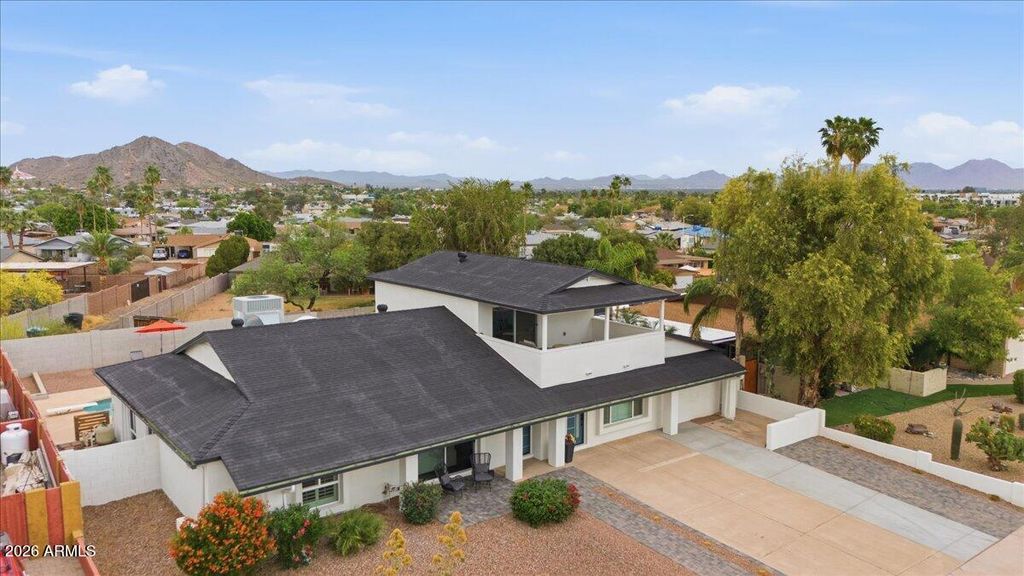 Image 61 of property listing at 2218 E SUNNYSIDE Drive, Phoenix, AZ 85028