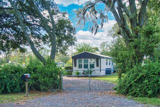 2307 FRITZKE ROAD, Dover, FL 33527