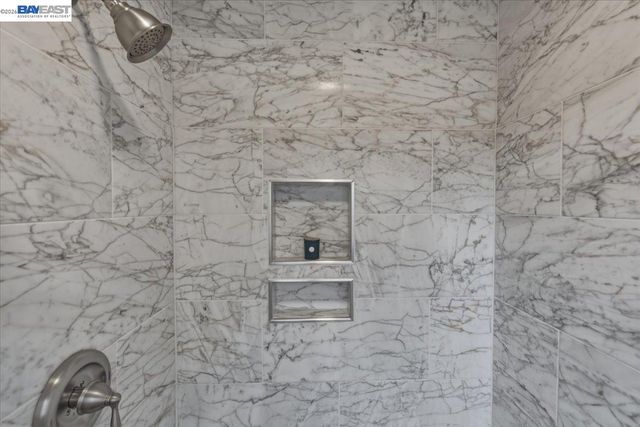 6130 Harbord Dr, Oakland, CA 94611