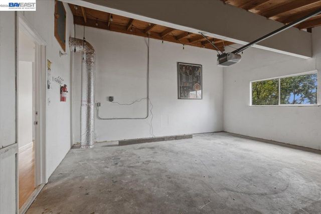 6130 Harbord Dr, Oakland, CA 94611