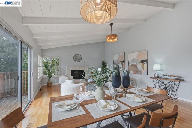 6130 Harbord Dr, Oakland, CA 94611