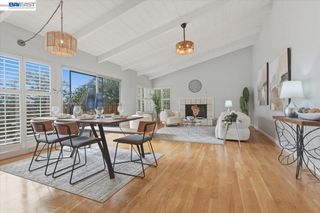 6130 Harbord Dr, Oakland, CA 94611