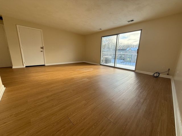 113 Oak Lane 11, Brockton, MA 02301