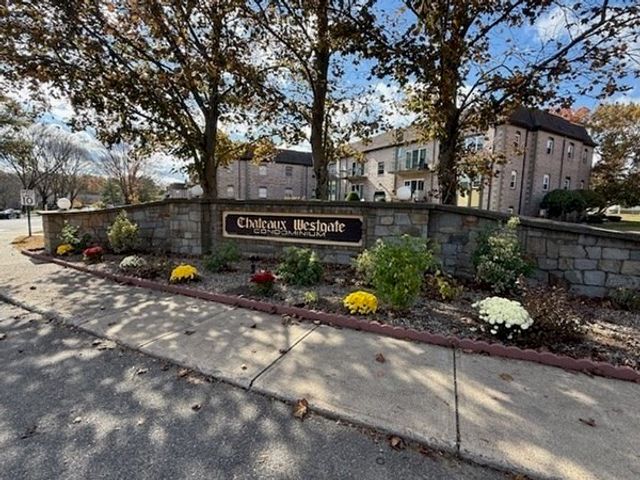 113 Oak Lane 11, Brockton, MA 02301