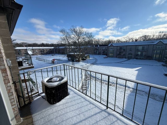 113 Oak Lane 11, Brockton, MA 02301