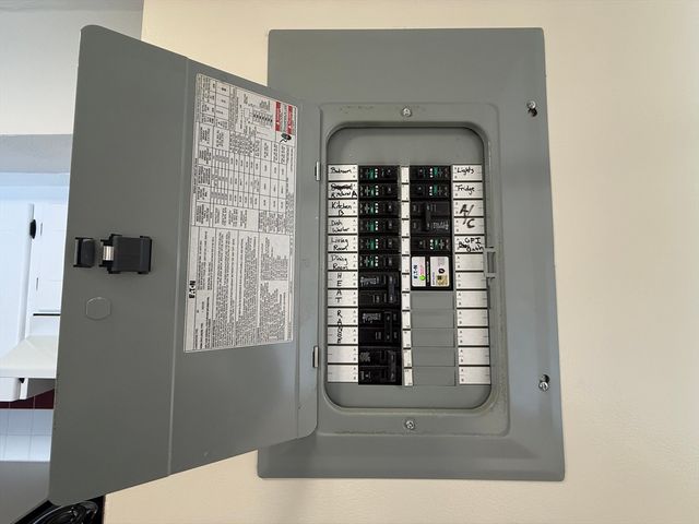 113 Oak Lane 11, Brockton, MA 02301