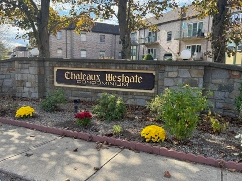 113 Oak Lane 11, Brockton, MA 02301